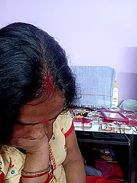 Snapshot of reemacouple007 chatting on February 27, 4:23 am reemacouple007 online show from February 27, 4:23 am