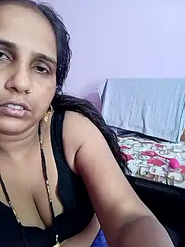 Snapshot of reemacouple007 chatting on May 27, 6:43 am reemacouple007 online show from May 27, 6:43 am