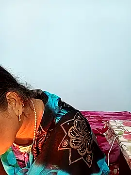 Snapshot of reemacouple007 chatting on January 10, 9:37 am reemacouple007 online show from January 10, 9:37 am