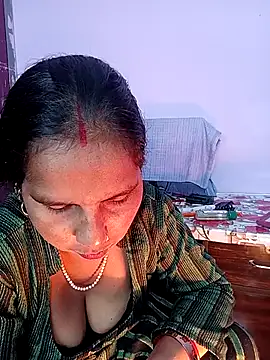 Snapshot of reemacouple007 chatting on January 18, 8:18 am reemacouple007 online show from January 18, 8:18 am