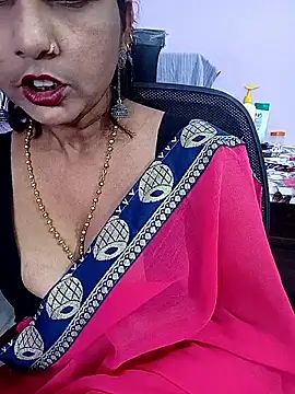 Snapshot of reemacouple007 chatting on May 12, 5:52 pm reemacouple007 online show from May 12, 5:52 pm