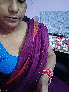 Snapshot of reemacouple007 chatting on June 18, 5:39 am reemacouple007 online show from June 18, 5:39 am