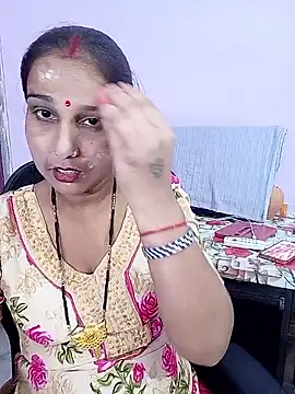 Snapshot of reemacouple007 chatting on May 26, 7:28 am reemacouple007 online show from May 26, 7:28 am