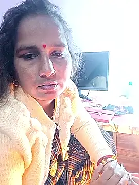 Snapshot of reemacouple007 chatting on January 15, 5:55 am reemacouple007 online show from January 15, 5:55 am