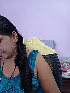 Snapshot of reemacouple007 chatting on June 2, 8:03 am reemacouple007 online show from June 2, 8:03 am