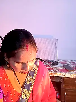 Snapshot of reemacouple007 chatting on February 8, 8:45 am reemacouple007 online show from February 8, 8:45 am