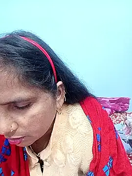 Snapshot of reemacouple007 chatting on January 9, 9:38 am reemacouple007 online show from January 9, 9:38 am