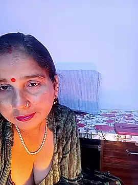 Snapshot of reemacouple007 chatting on January 18, 8:23 pm reemacouple007 online show from January 18, 8:23 pm