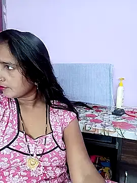 Snapshot of reemacouple007 chatting on February 17, 9:28 am reemacouple007 online show from February 17, 9:28 am