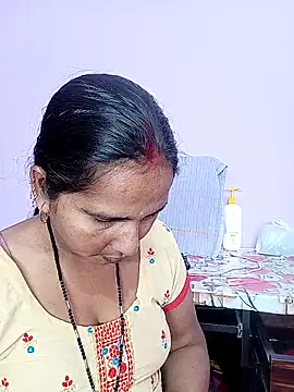 Snapshot of reemacouple007 chatting on March 2, 10:00 am reemacouple007 online show from March 2, 10:00 am