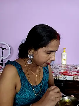 reemacouple007 online show from March 13, 8:19 am