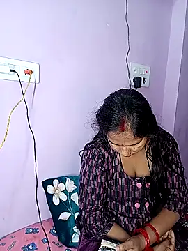 Snapshot of reemacouple007 chatting on February 12, 7:24 pm reemacouple007 online show from February 12, 7:24 pm