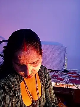 Snapshot of reemacouple007 chatting on February 11, 6:35 am reemacouple007 online show from February 11, 6:35 am