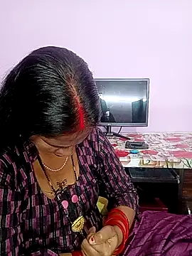 Snapshot of reemacouple007 chatting on February 3, 6:22 am reemacouple007 online show from February 3, 6:22 am