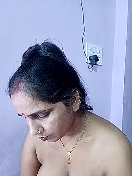 Snapshot of reemacouple007 chatting on May 15, 6:39 pm reemacouple007 online show from May 15, 6:39 pm