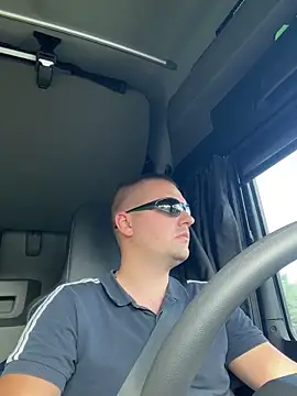 freenki41 online show from November 7, 9:14 am