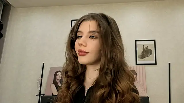 Snapshot of dolly_ll chatting on June 9, 1:23 pm dolly ll online show from June 9, 1:23 pm