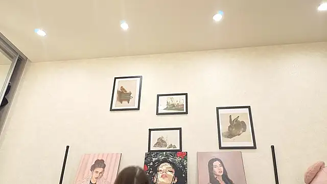dolly ll online show from April 30, 1:29 pm