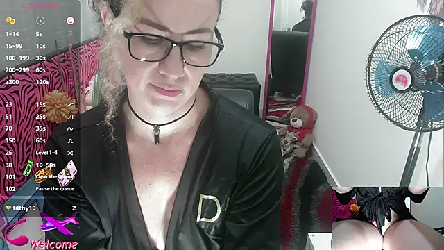 Snapshot of ViickySexy chatting on November 3, 7:50 pm ViickySexy online show from November 3, 7:50 pm