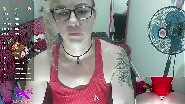 Snapshot of ViickySexy chatting on September 25, 7:53 pm ViickySexy online show from September 25, 7:53 pm