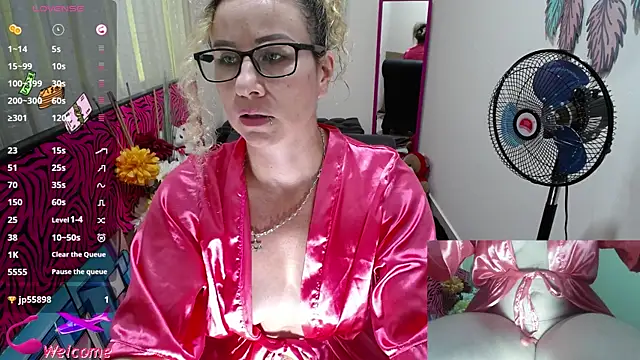 ViickySexy online show from January 13, 7:07 pm