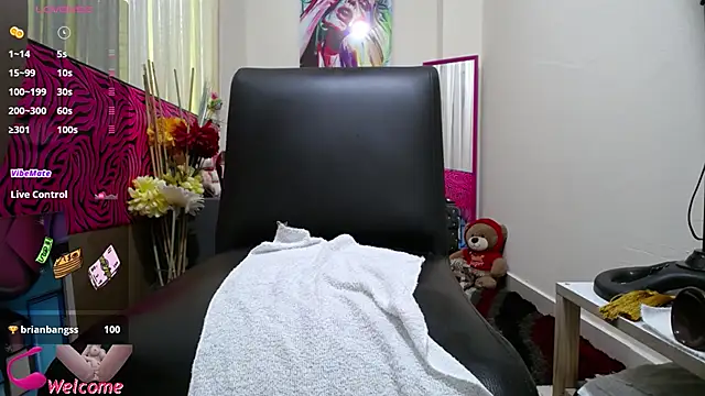 Snapshot of ViickySexy chatting on April 27, 7:23 pm ViickySexy online show from April 27, 7:23 pm