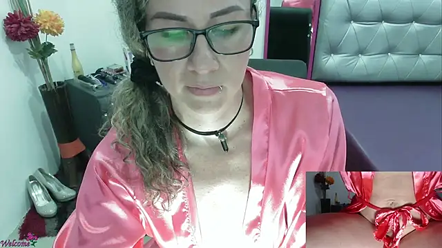 Snapshot of ViickySexy chatting on January 31, 11:03 pm ViickySexy online show from January 31, 11:03 pm