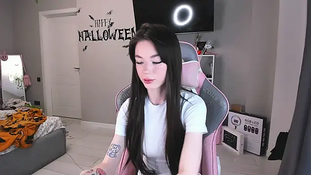 Snapshot of Aliceblush chatting on November 5, 3:15 pm Aliceblush online show from November 5, 3:15 pm