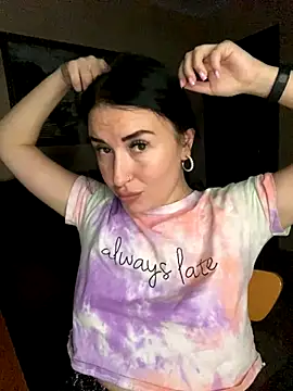 Roxana Bell online show from October 23, 5:00 pm