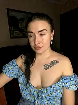 Roxana Bell online show from November 25, 8:31 pm