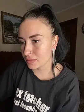 Snapshot of Roxana_Bell chatting on May 30, 12:22 pm Roxana Bell online show from May 30, 12:22 pm