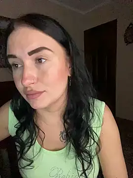 Roxana Bell online show from February 5, 6:15 pm