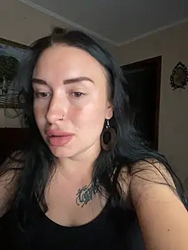 Snapshot of Roxana_Bell chatting on July 4, 6:56 pm Roxana Bell online show from July 4, 6:56 pm