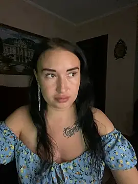Snapshot of Roxana_Bell chatting on June 9, 7:15 pm Roxana Bell online show from June 9, 7:15 pm