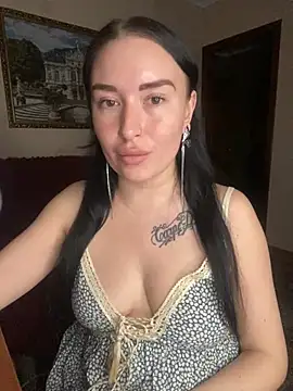 Roxana Bell online show from April 3, 7:53 pm