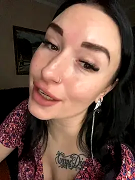 Roxana Bell online show from December 2, 7:59 pm