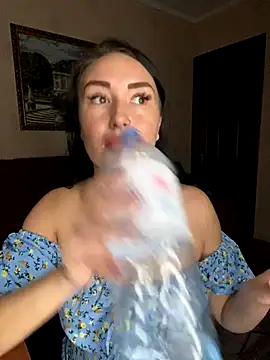 Roxana Bell online show from September 29, 5:51 pm