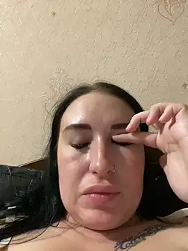 Snapshot of Roxana_Bell chatting on June 2, 6:41 pm Roxana Bell online show from June 2, 6:41 pm