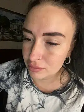 Snapshot of Roxana_Bell chatting on June 3, 6:34 pm Roxana Bell online show from June 3, 6:34 pm