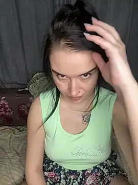 Roxana Bell online show from March 25, 9:46 pm