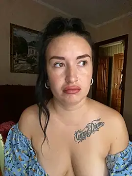 Snapshot of Roxana_Bell chatting on July 8, 9:21 am Roxana Bell online show from July 8, 9:21 am
