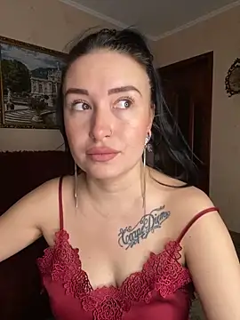 Roxana Bell online show from March 14, 1:39 pm