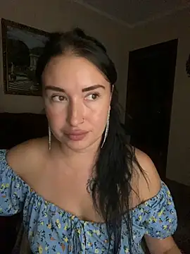 Snapshot of Roxana_Bell chatting on July 13, 4:50 pm Roxana Bell online show from July 13, 4:50 pm