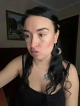 Roxana Bell online show from March 10, 8:02 pm