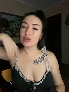 Roxana Bell online show from December 5, 12:48 pm