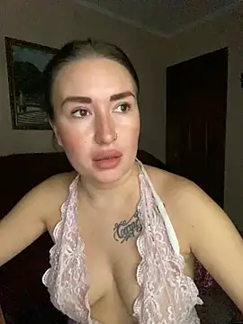 Roxana Bell online show from February 7, 1:19 pm