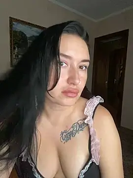 Snapshot of Roxana_Bell chatting on June 22, 12:35 pm Roxana Bell online show from June 22, 12:35 pm