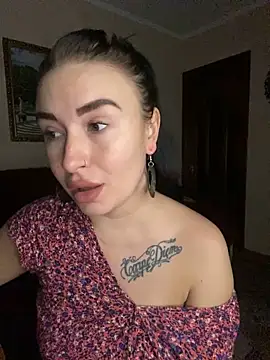 Roxana Bell online show from February 8, 3:54 pm