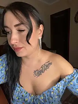 Roxana Bell online show from September 9, 6:50 pm