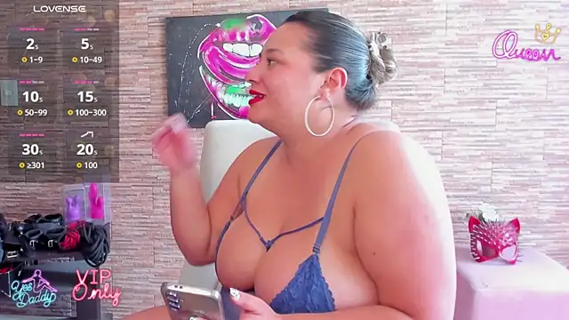 Snapshot of alice_cullenbbw chatting on June 24, 7:55 pm alice cullenbbw online show from June 24, 7:55 pm